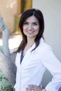 As a Board Certified Endodontist (root canal specialist), Dr. Asrari has published and won awards for her research in endodontics.
